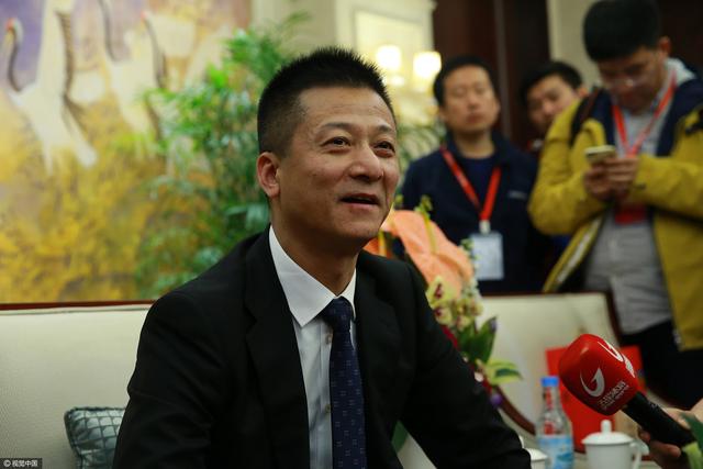 如何管理压力？——我们有一个非常年轻的阵容，球队正处于一个困难的时刻。